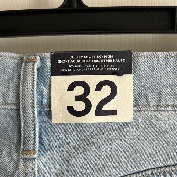 GAP Jean Shorts - Size 32 - NWT - Picture 3 of 5